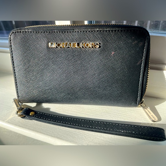 Michael Kors wallet and Wristlet
